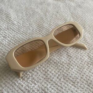 Beige/Cream Fashion Sunglasses 😎✨
